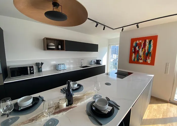 Apartamento - 2 Bed Designer Flat Strassen