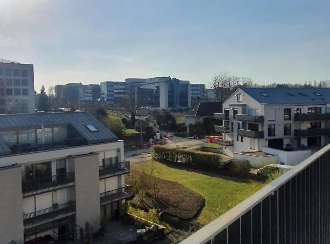 - 2 Bed Designer Flat Strassen