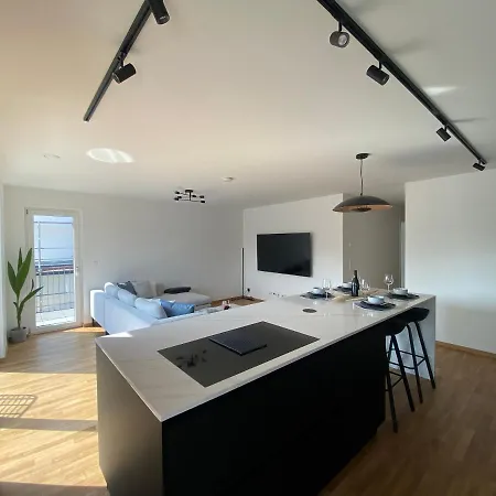 2bd Designer Apt. 134m2 In Strassen