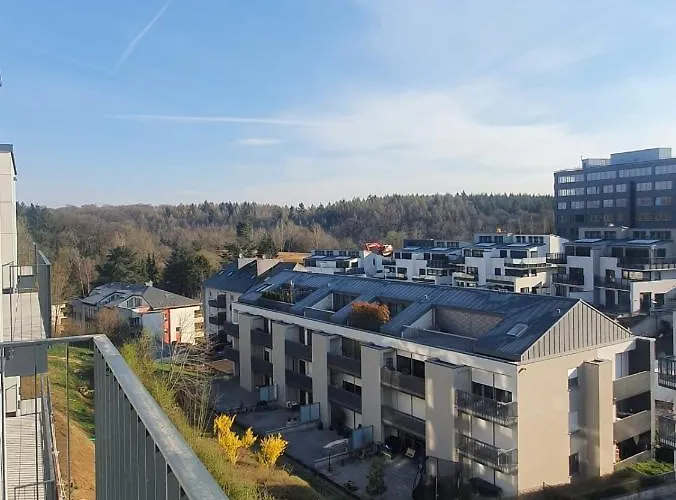 - 2 Bed Designer Flat * Strassen