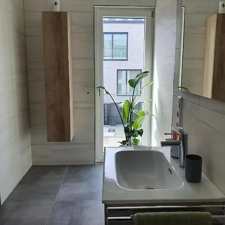 - 2 Bed Designer Flat * Strassen