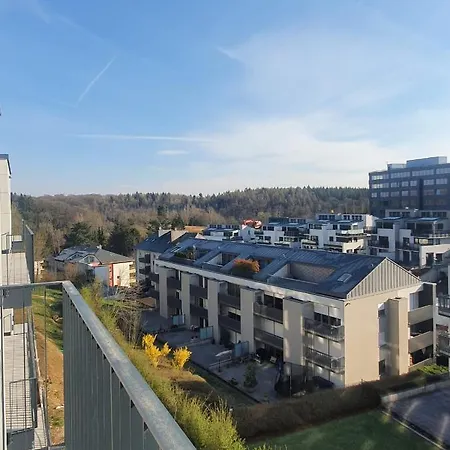 - 2 Bed Designer Flat * Strassen