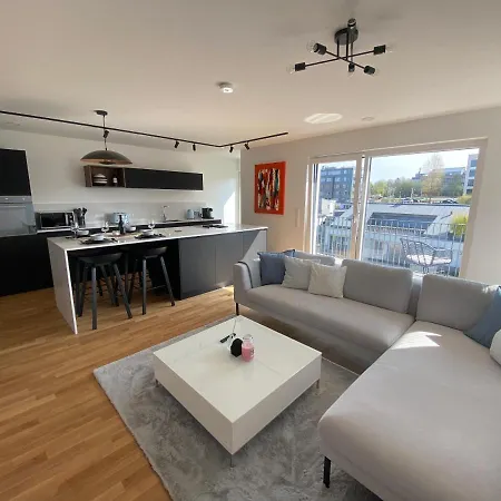 Apartment - 2 Bed Designer Flat Strassen